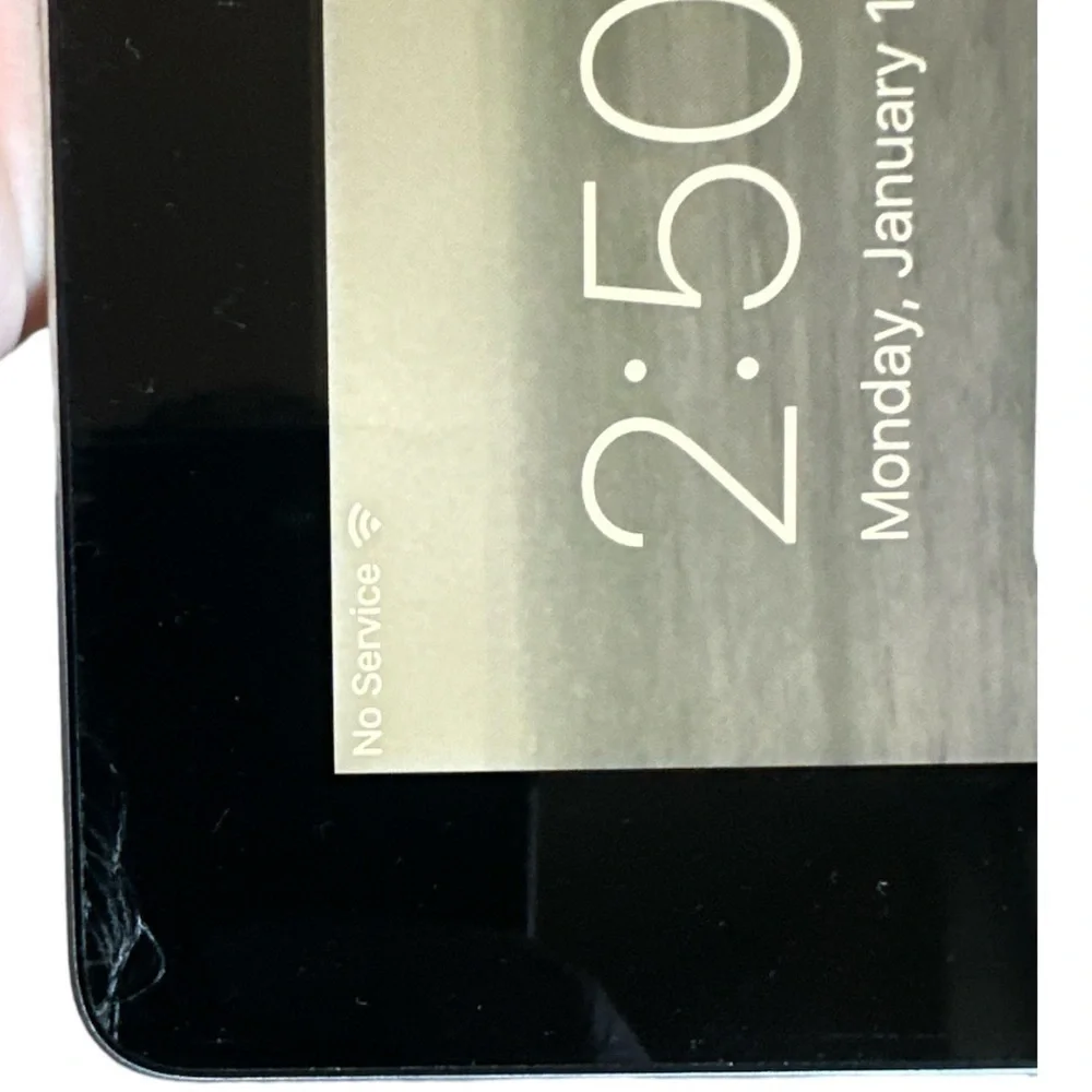 iPad generation 4, model A 1459, WiFi and cellular, 64GB, 2 small cracks
